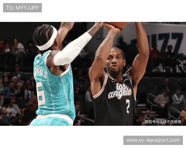 伦纳德中投冷静命中，让对手防线彻底崩开